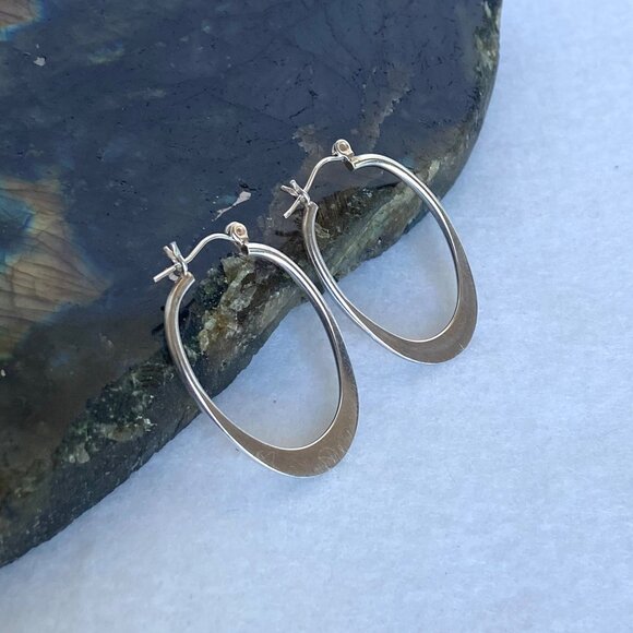 Silpada Sterling Silver 925 "Back To Basics" Hinged Clasp Oval Hoop Earrings - Picture 6 of 16